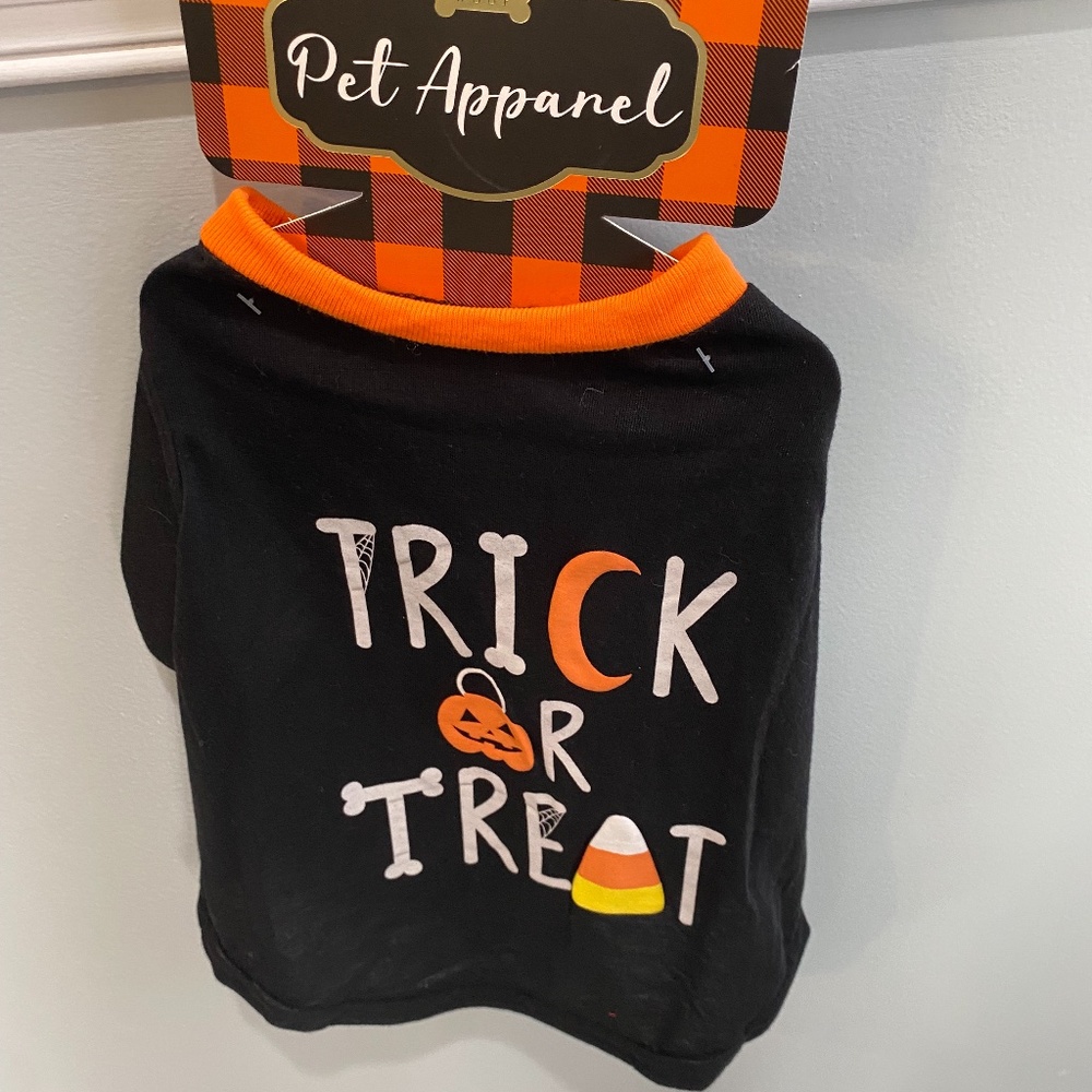 Woof Brand Trick or Treat Halloween Dog T-Shirt Medium NWT